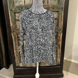 Athleta Black and White Graphic Relaxed Blouse